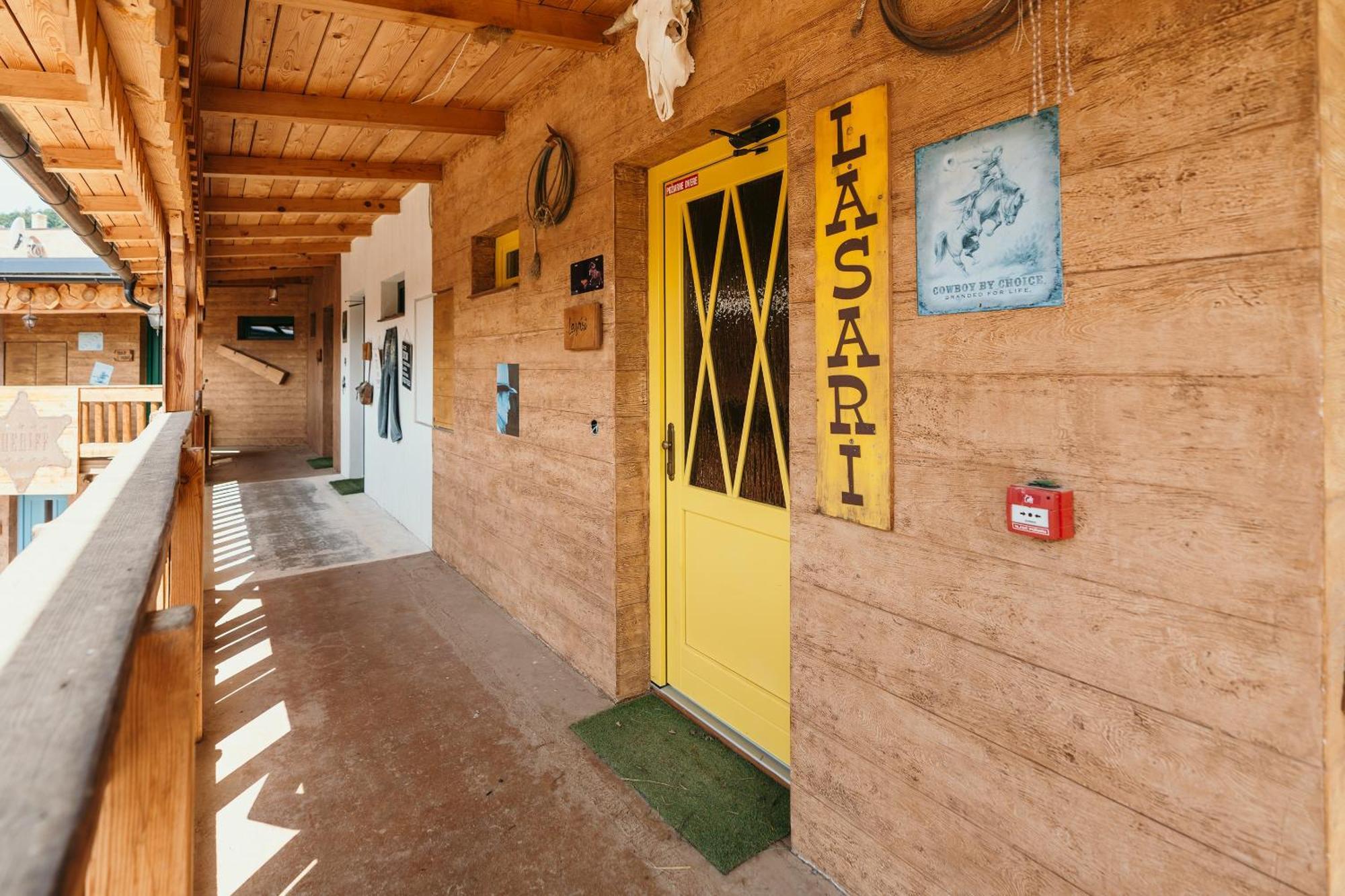 Nemšová Ranch 13 - Western A Kone חדר תמונה