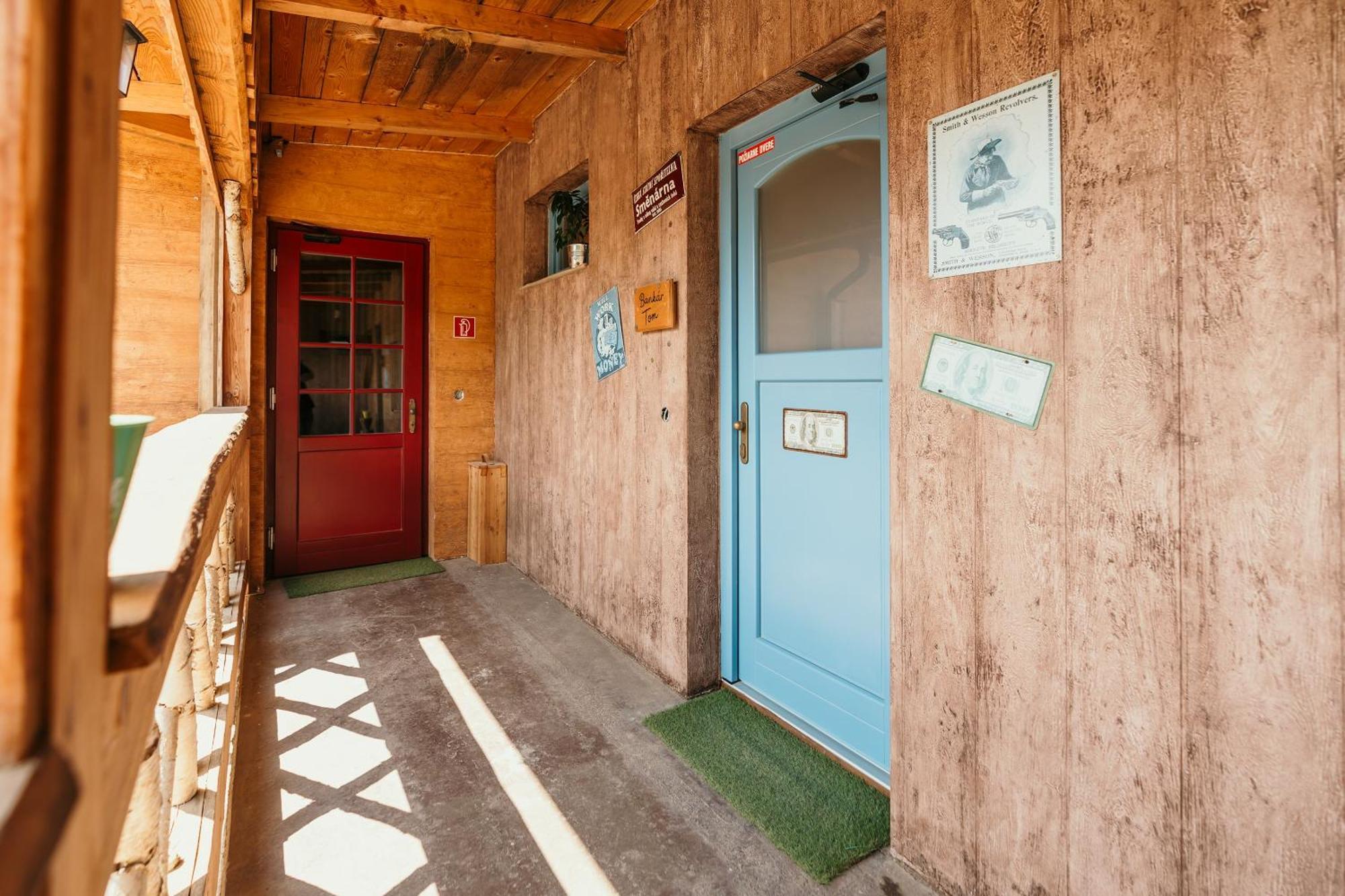 Nemšová Ranch 13 - Western A Kone חדר תמונה