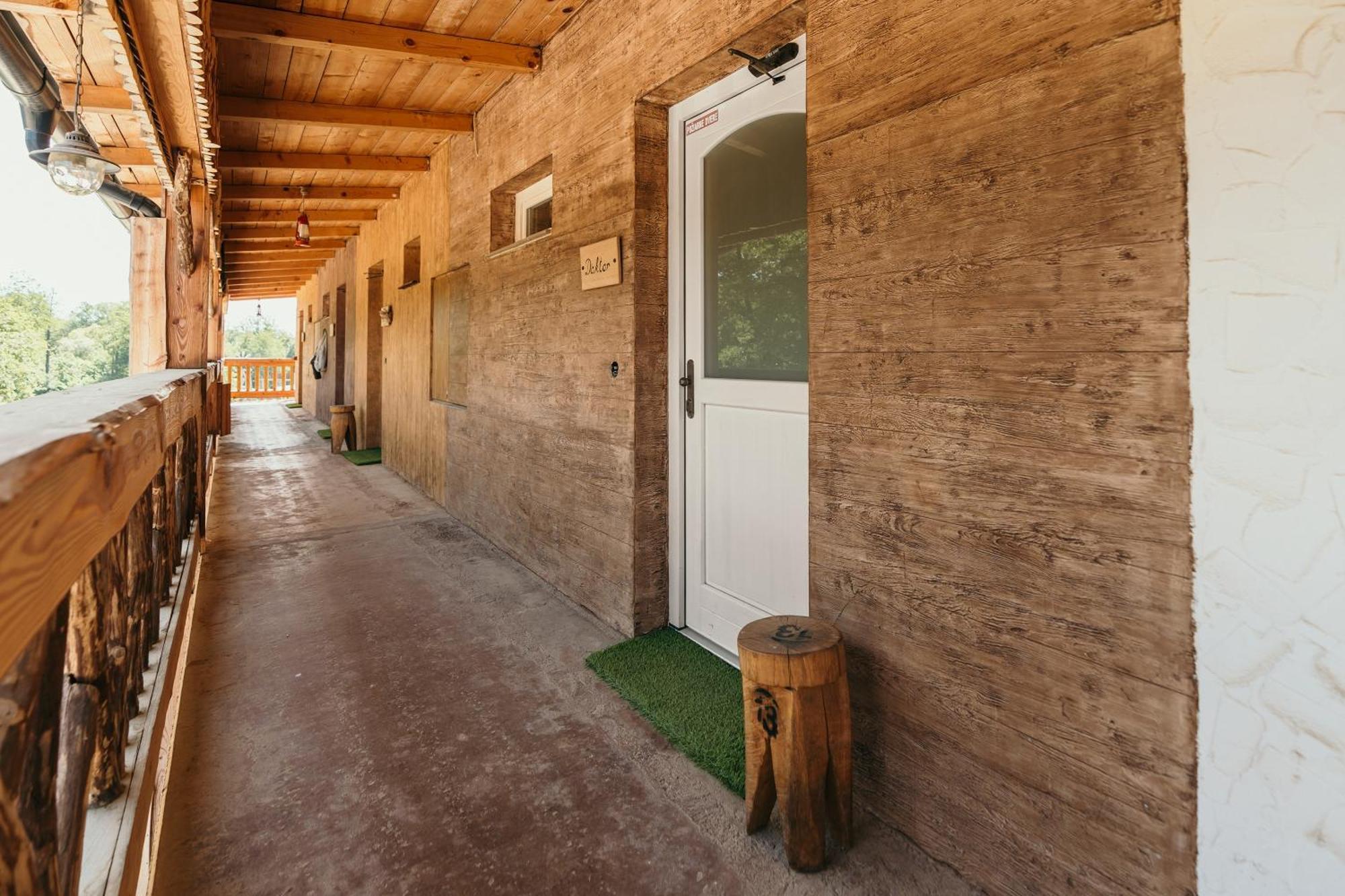 Nemšová Ranch 13 - Western A Kone חדר תמונה